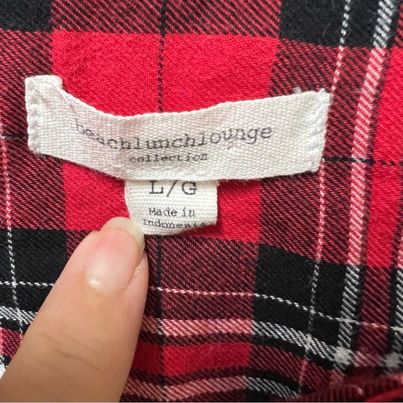Beachlunchlounge Red Plaid Flannel Fringed Button Down Shirt Size Large - Picture 3 of 4